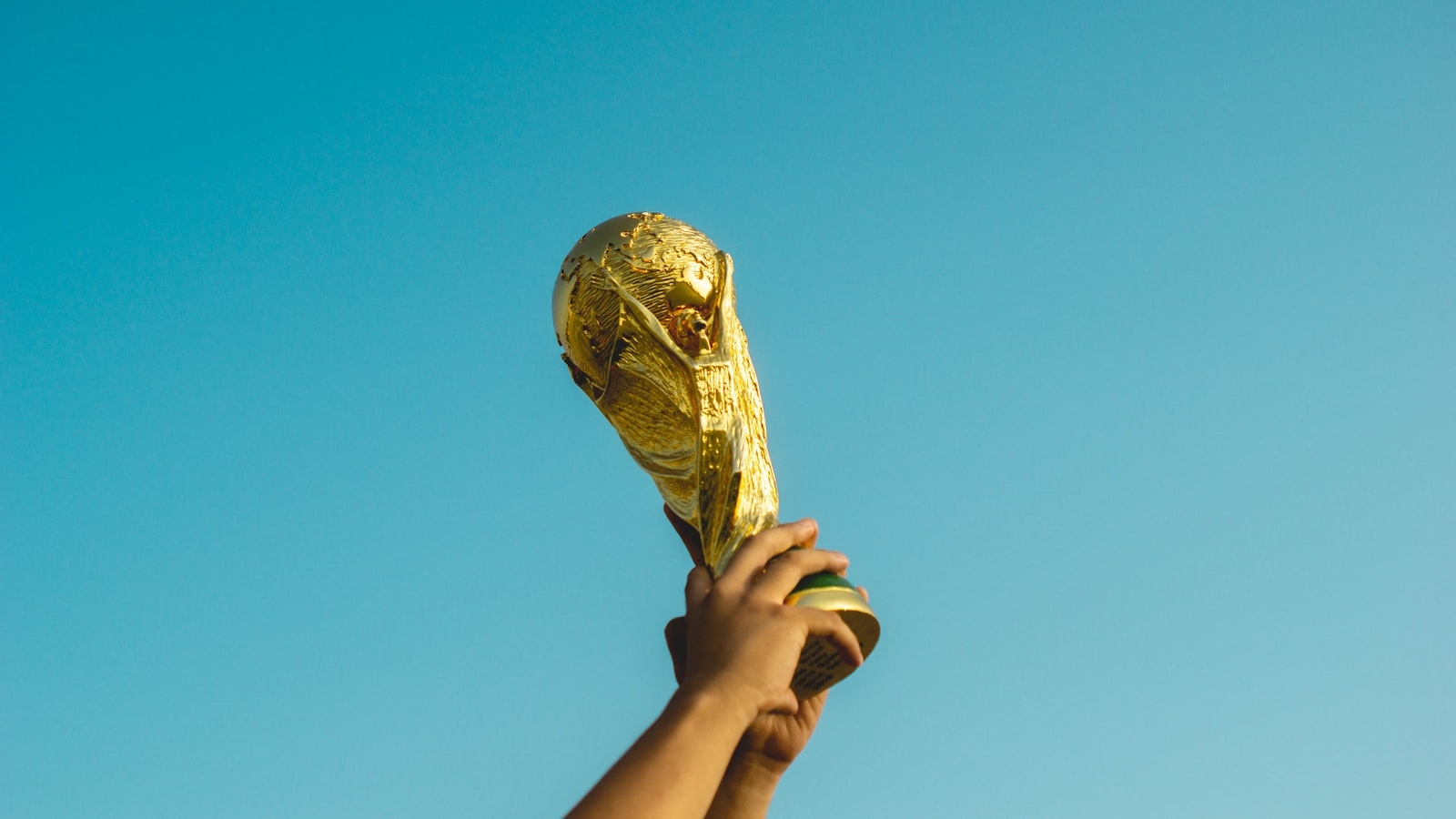 World Cup: Mời gọi cầu thay cho Qatar